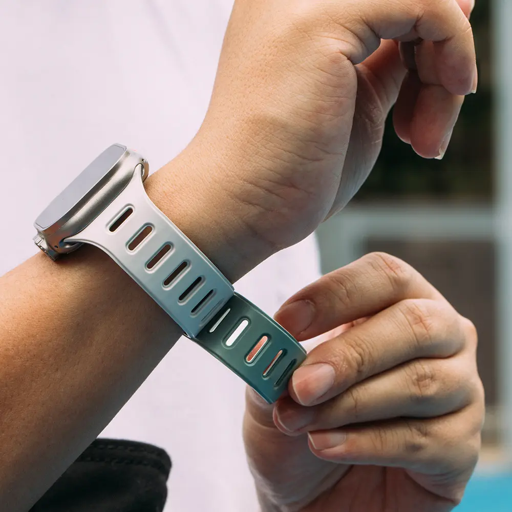 Apple Watch 45 mm Silikon Saat Kordonu - Native Union Active Band