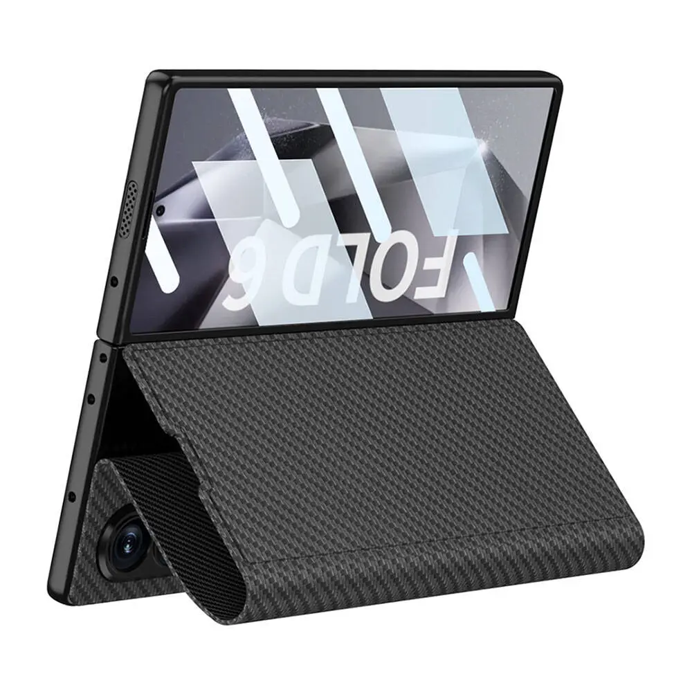 Galaxy Z Fold 6 Karbon Fiber Tasarımlı Manyetik Tokalı Kartlıklı Kılıf - GKK Kıpta Zegna